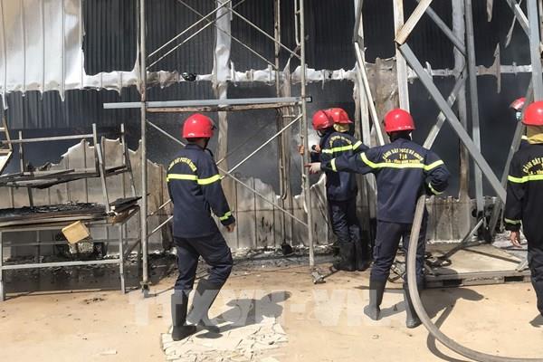 Cháy nhà xưởng công ty sản xuất gỗ trong KCN Minh Hưng 3, Bình Phước