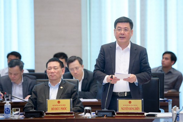 Bộ Công Thương nhiều biện pháp giải quyết bất ổn thị trường xăng dầu