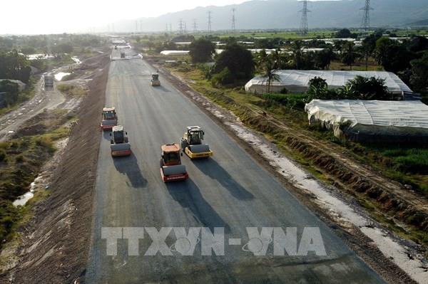 Chưa gia hạn giấy phép khai thác với 6 mỏ đất thi công cao tốc Vĩnh Hảo – Phan Thiết