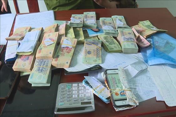 Triệt phá đường dây ghi số đề trên 250 tỷ đồng