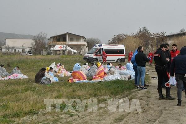 Thủ tướng Italy kêu gọi EU ngăn chặn tình trạng nhập cư bất hợp pháp