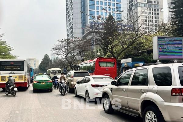 Bộ Giao thông Vận tải sẽ có giải pháp giảm ùn tắc tại các trung tâm đăng kiểm