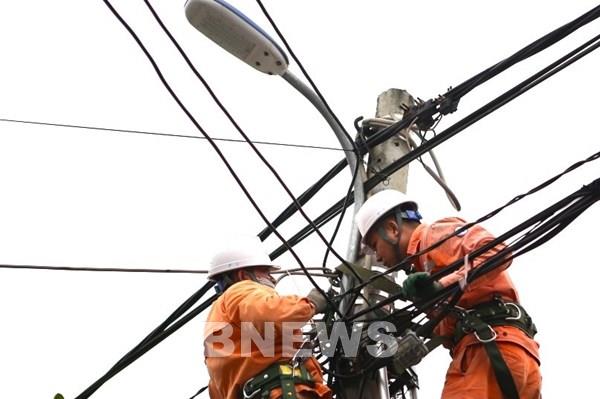 Điện lực Dương Kinh chuẩn bị tốt lưới điện phục vụ mùa hè năm 2023