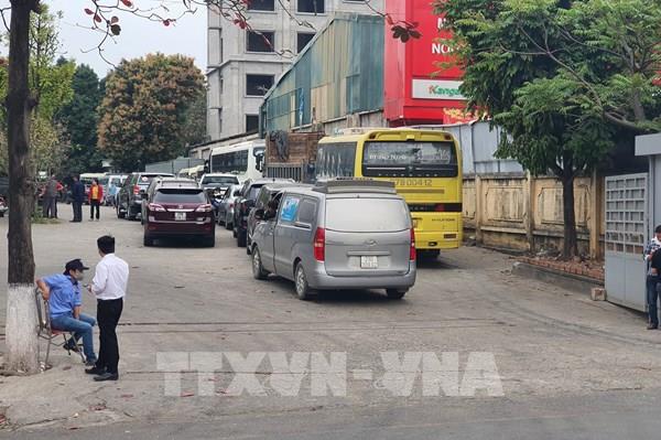 Ô tô từ nhiều tỉnh thành dồn về, các Trung tâm đăng kiểm Vĩnh Phúc quá tải