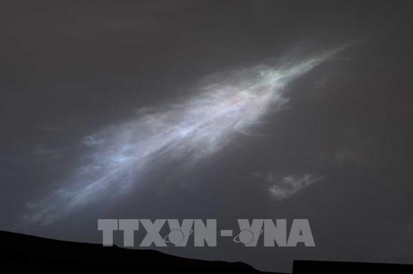 NASA: Xe tự hành Curiosity lần đầu chụp được ảnh tia Mặt Trời trên Sao Hỏa