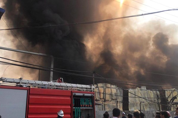 Hà Nội: Cháy nhà xưởng tại Cổ Nhuế