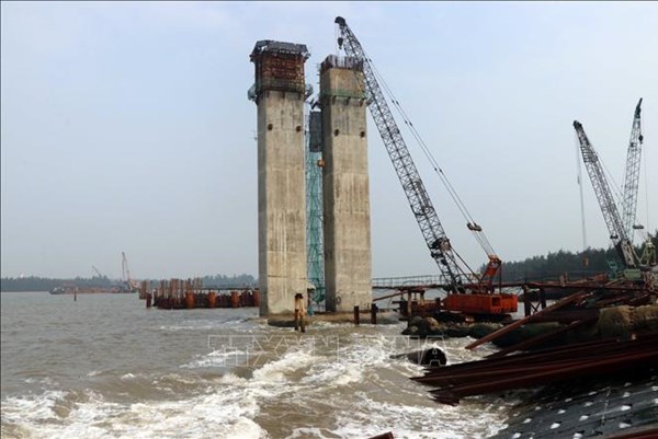 Phát triển kinh tế vùng Bắc Trung bộ và Duyên hải Trung bộ: Động lực hạ tầng giao thông