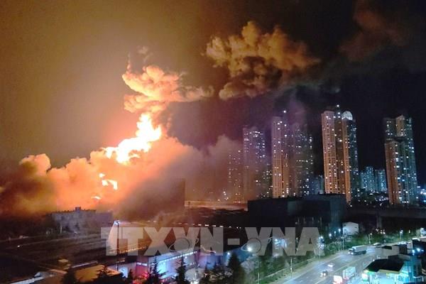 Cháy lớn tại nhà máy sản xuất lốp xe của Hàn Quốc