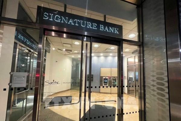FDIC giao BlackRock bán danh mục chứng khoán của Signature Bank và SVB