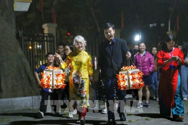 Lần đầu tiên có tour đêm ở Bảo tàng Lịch sử Quốc gia Việt Nam