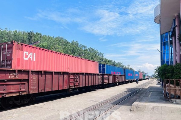 Vận chuyển hàng hóa của ngành đường sắt giảm tốc