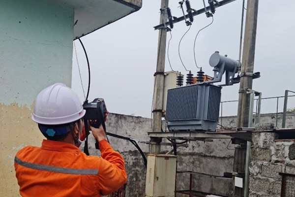 Điện lực Nho Quan tăng dịch vụ thuê khoán quản lý vận hành lưới điện trung áp