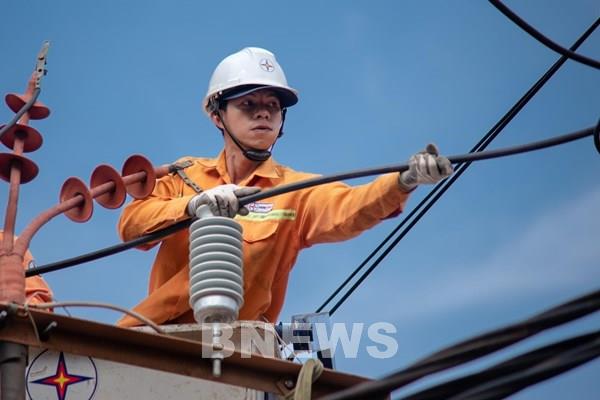 Điện lực Kim Bảng sẵn sàng cung ứng điện mùa nắng nóng