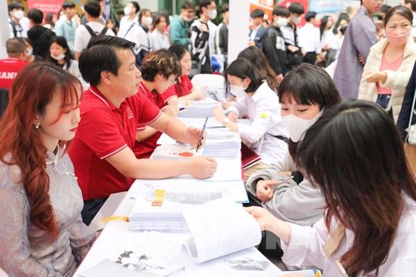 Nhiều nội dung “nóng” tại Ngày hội tư vấn tuyển sinh - hướng nghiệp năm 2023
