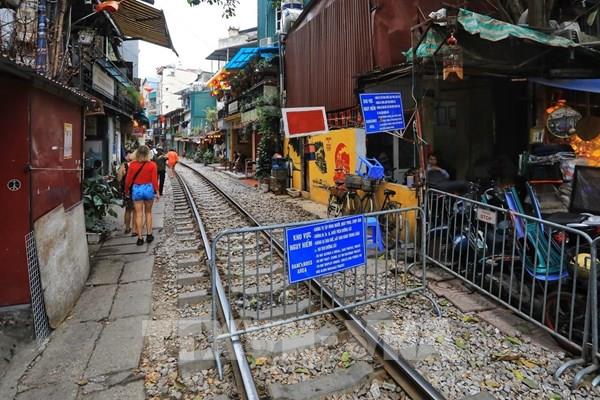 Làm gì để chấm dứt việc tái diễn "Cafe đường tàu" Hà Nội?