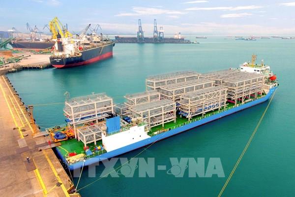 4 tháng, ước xuất siêu 6,35 tỷ USD