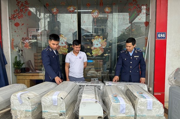 Phát hiện và thu giữ nhiều bộ sản phẩm điều hòa nhập lậu
