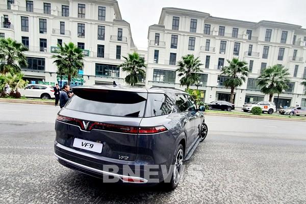 VinFast bàn giao hơn 900 xe ô tô điện các loại trong tháng 3
