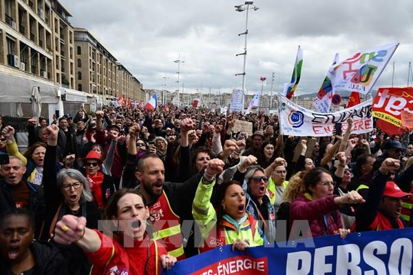 740.000 người tham gia làn sóng biểu tình mới trên toàn nước Pháp