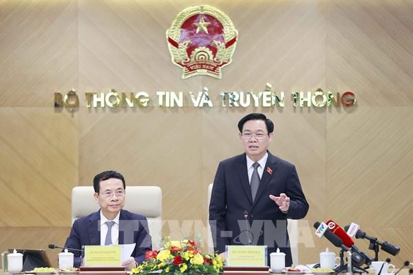 Thể chế phải đi trước, mở đường cho chuyển đổi số