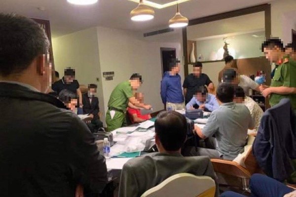 Công bố danh sách 21 bị can liên quan vụ bắt quả tang nhiều golfer đánh bạc