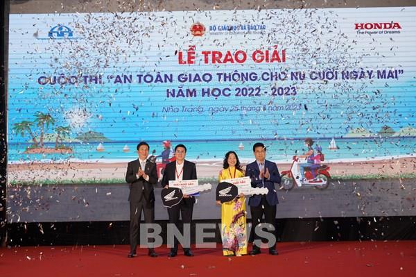 Trao giải cuộc thi “An toàn giao thông cho nụ cười ngày mai”