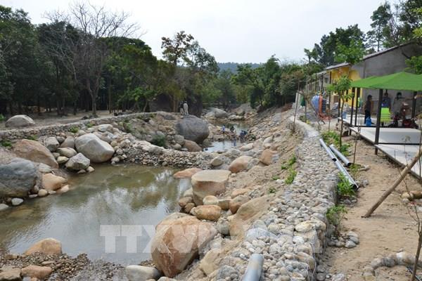 Đà Nẵng: Cưỡng chế tháo dỡ các công trình xây dựng trái phép trên suối Lương