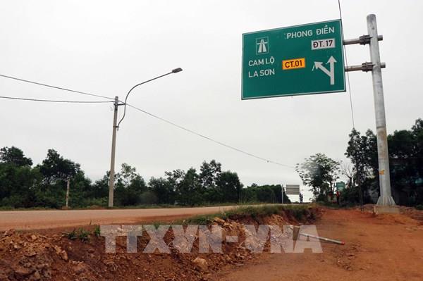 Tháo gỡ những bất cập ở cao tốc Cam Lộ - La Sơn