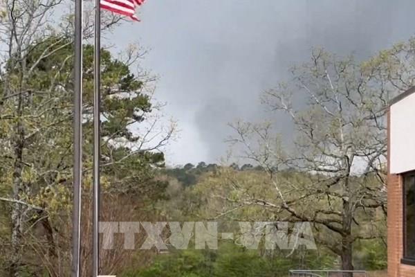 Lốc xoáy bất thường gây nhiều thiệt hại tại Mỹ