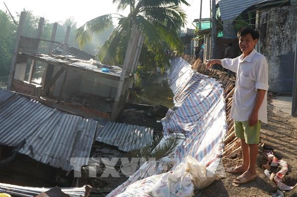 Đồng Tháp: Sạt lở gây ảnh hưởng cuộc sống cả chục hộ dân