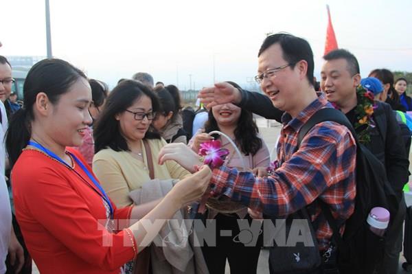 Đón 190 du khách Ma Cao (Trung Quốc) đến du lịch Khánh Hòa