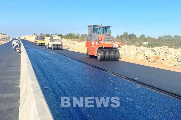 Gấp rút hoàn thành cao tốc Bình Thuận đi Đồng Nai trước 30/4