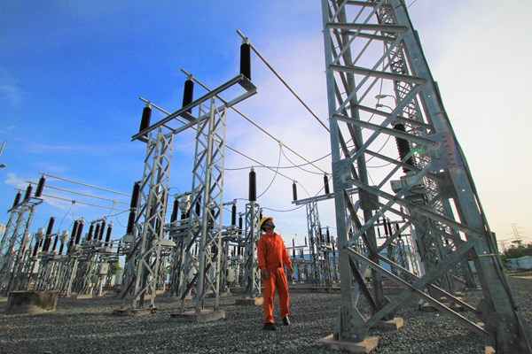 Điện lực miền Nam lên kế hoạch chăm sóc khách hàng mùa nóng