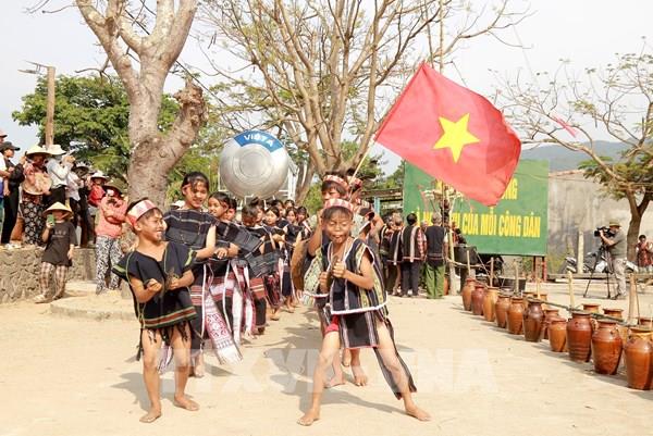 Về Prăng xem lễ hội Sơmă Kơcham của người Bahnar ở Gia Lai