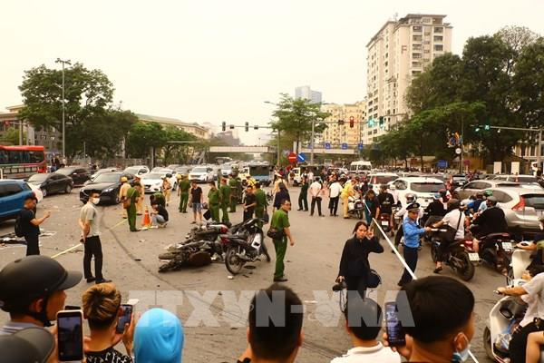 Tai nạn liên hoàn tại ngã tư Xuân La – Võ Chí Công: Có 1 bệnh nhân tiên lượng nặng