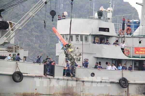 Vụ máy bay rơi trên biển: Huy động lực lượng, phương tiện tìm kiếm nạn nhân cuối cùng