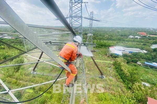 Để cung ứng ổn định và tiết kiệm điện mùa nắng nóng