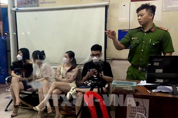 Thành phố Hồ Chí Minh: Kiểm tra "phố Tây", phát hiện nhiều vi phạm