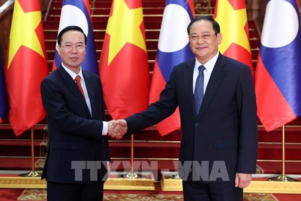Chủ tịch nước Võ Văn Thưởng hội kiến Thủ tướng Lào  Sonexay Siphandone