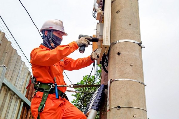 EVN tăng cường cung cấp tiện ích để khách hàng theo dõi chỉ số điện hàng ngày