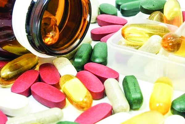 Bộ Y tế ngừng nhận hồ sơ cấp phép nhập khẩu thuốc của 3 công ty dược