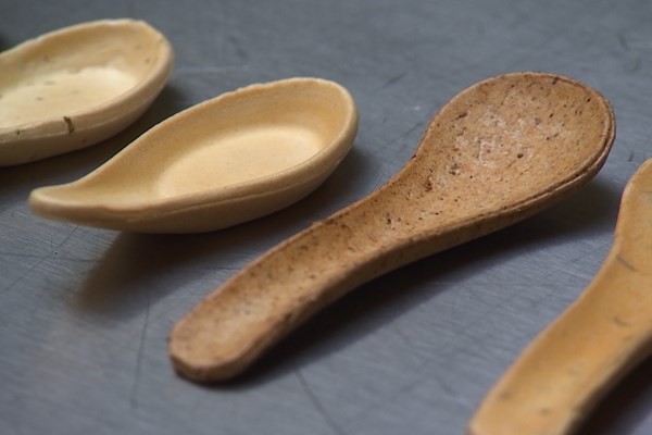 Doanh nghiệp Bỉ sản xuất thìa dĩa ăn được