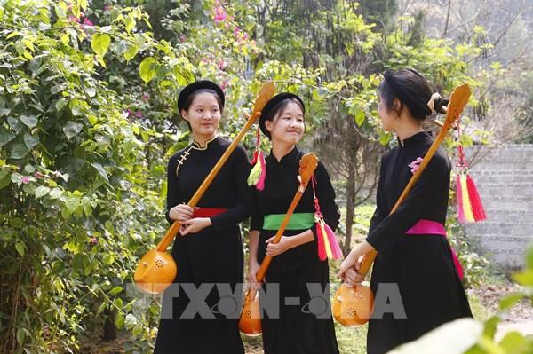 Lan tỏa làn điệu Then trong trường học