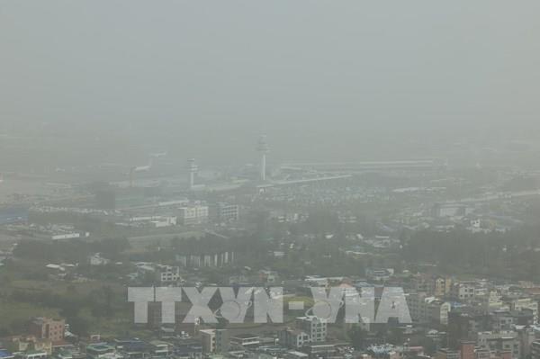 Hàn Quốc chìm trong bụi mịn ở mức nguy hiểm