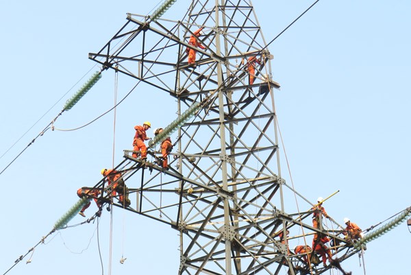 Đảm bảo an toàn truyền tải điện khu vực Tây Nguyên trong mùa mưa bão   