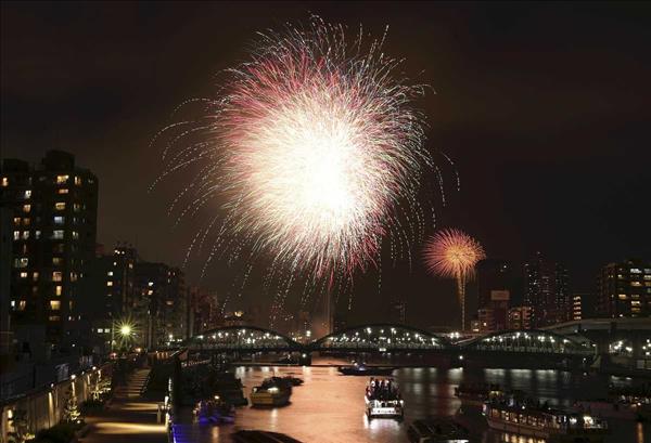 Lễ hội pháo hoa lớn trở lại Tokyo sau 4 năm