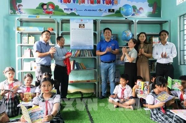 Trao tặng “Tủ sách Đinh Hữu Dư” tại huyện miền núi Ba Tơ, Quảng Ngãi