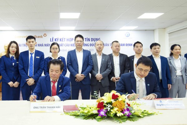 Lienvietpostbank ký hợp đồng tín dụng 700 tỷ đồng với CTCP Bê tông Nghĩa Hưng