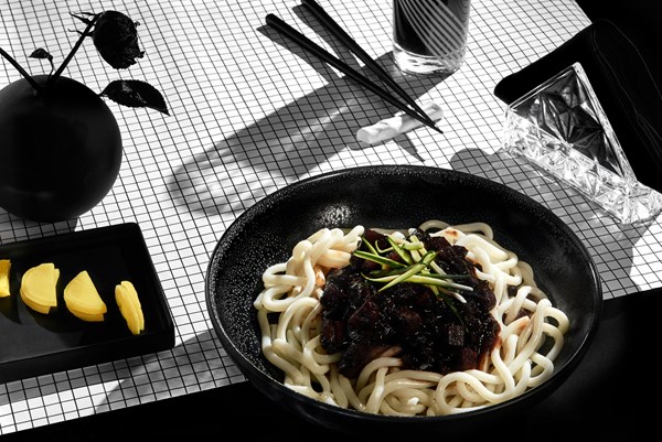 Giới trẻ thường làm gì trong ngày Valentine Đen?