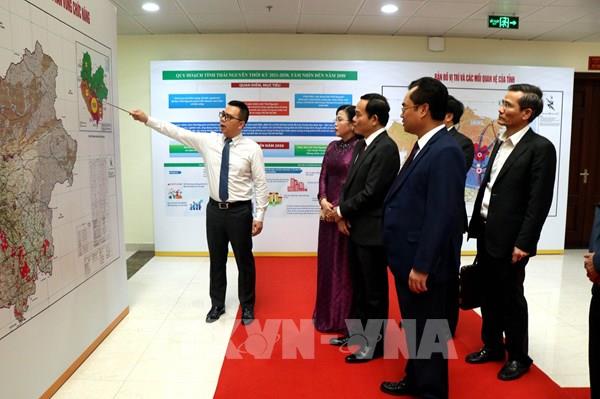 Phó Thủ tướng Trần Lưu Quang trao Quyết định phê duyệt Quy hoạch tỉnh Thái Nguyên